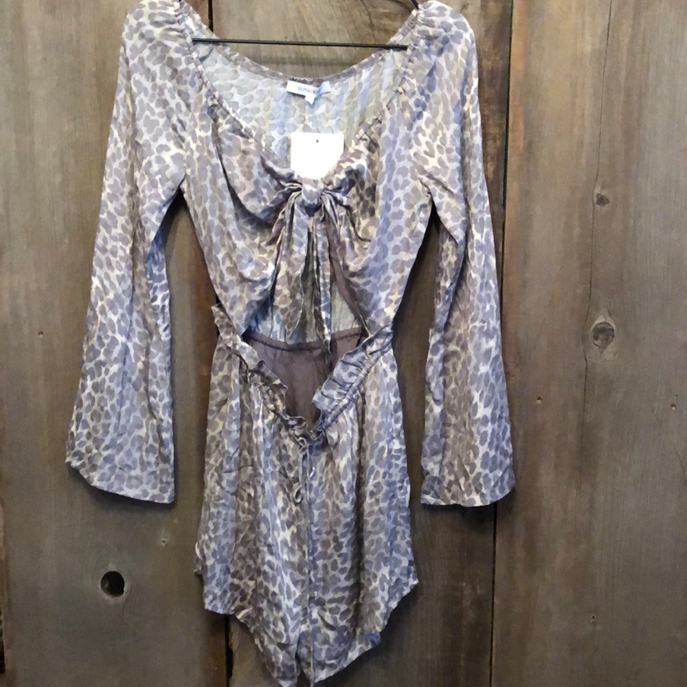Olivaceous Gray Leopard Print Long Sleeve Tie Front Romper Size Small